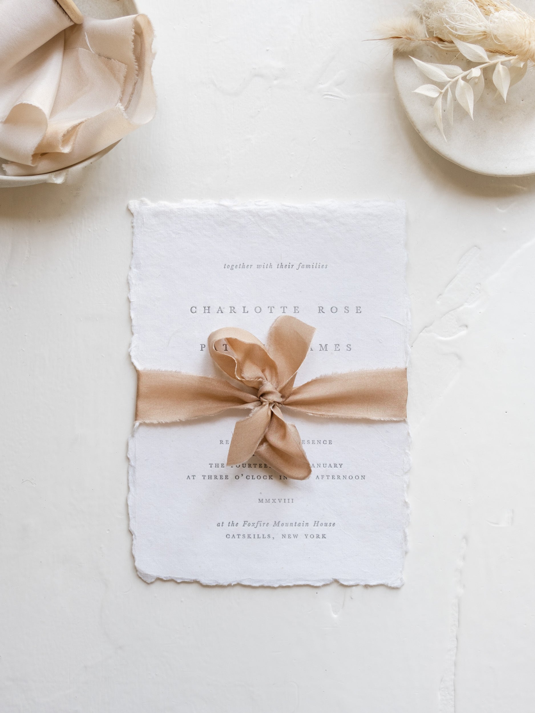 Silk bows and brooch wedding candles – stellaweddingsbaptisms